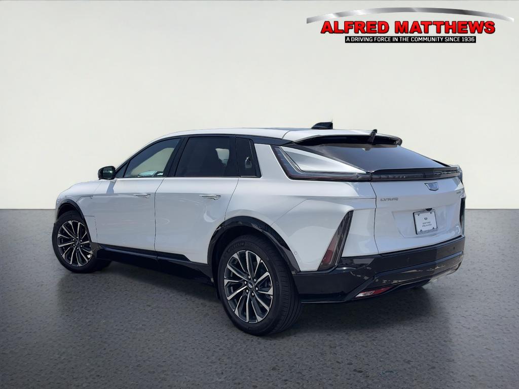 2024 Cadillac LYRIQ Sport 2