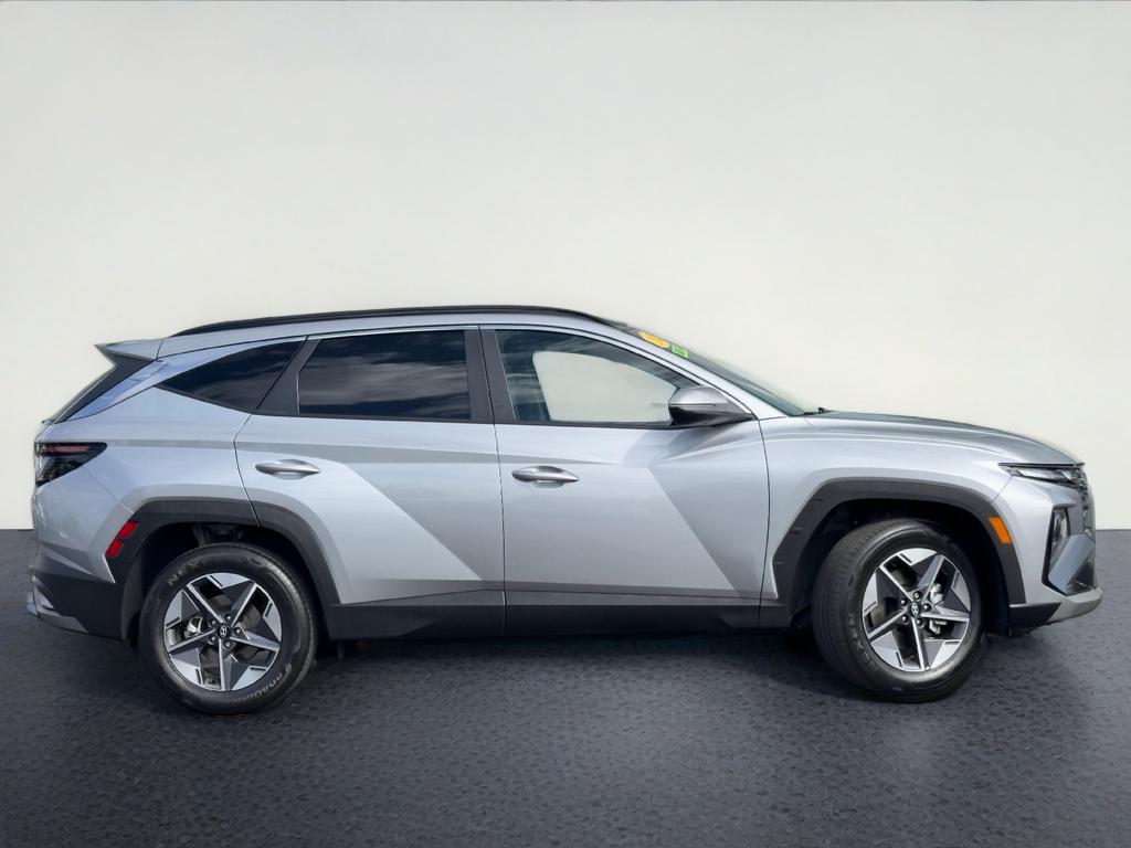 2025 Hyundai Tucson Hybrid Base
