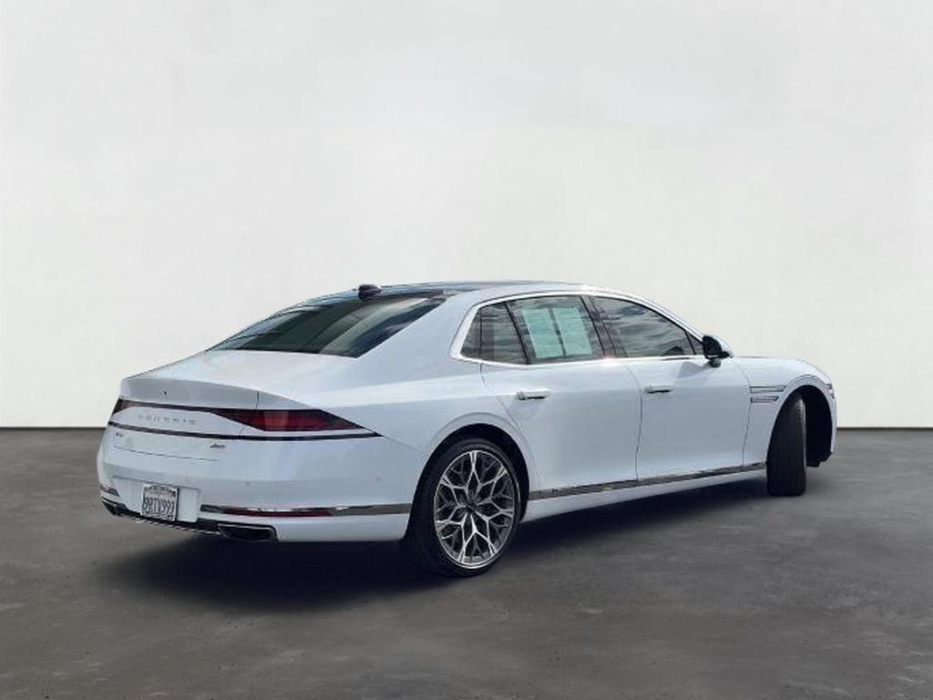 2024 Genesis G90 e-SC