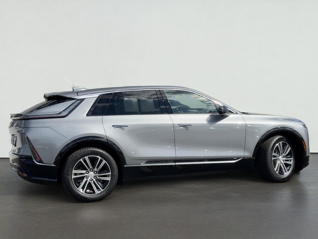 2024 Cadillac LYRIQ Luxury 1