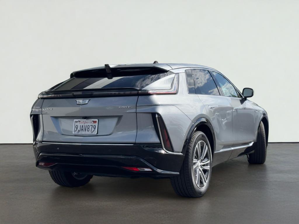 2024 Cadillac LYRIQ Luxury 1