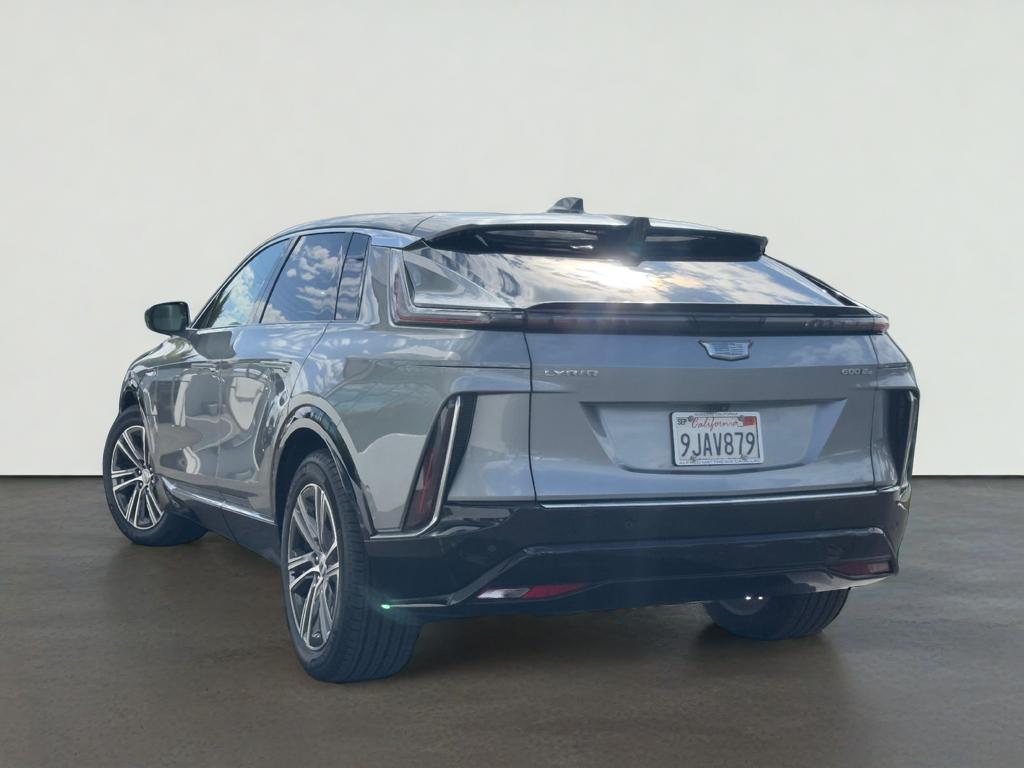 2024 Cadillac LYRIQ Luxury 1