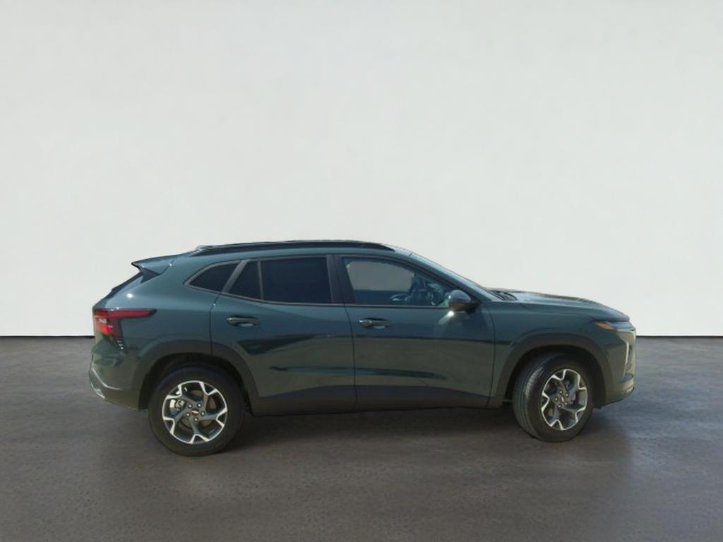 2026 Chevrolet Trax LT - Photo 8