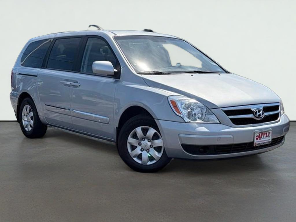 2008 Hyundai Entourage GLS's photo
