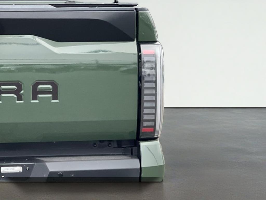 2022 Toyota Tundra 4WD SR5