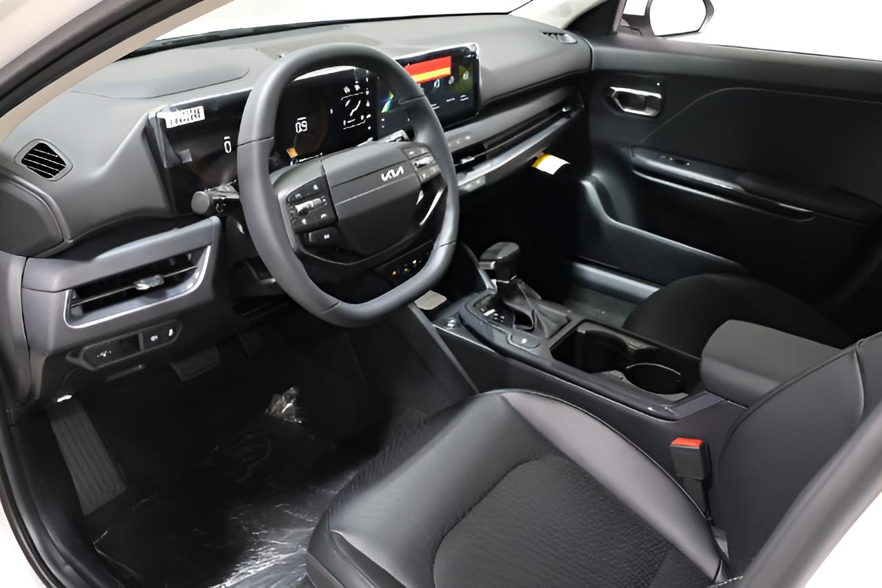 2027 Kia K4 EX