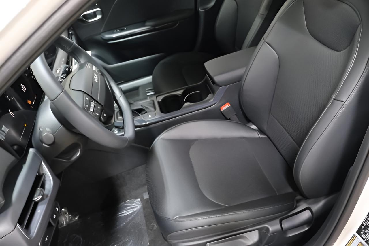 2027 Kia K4 EX