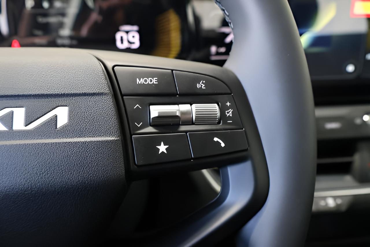 2027 Kia K4 EX