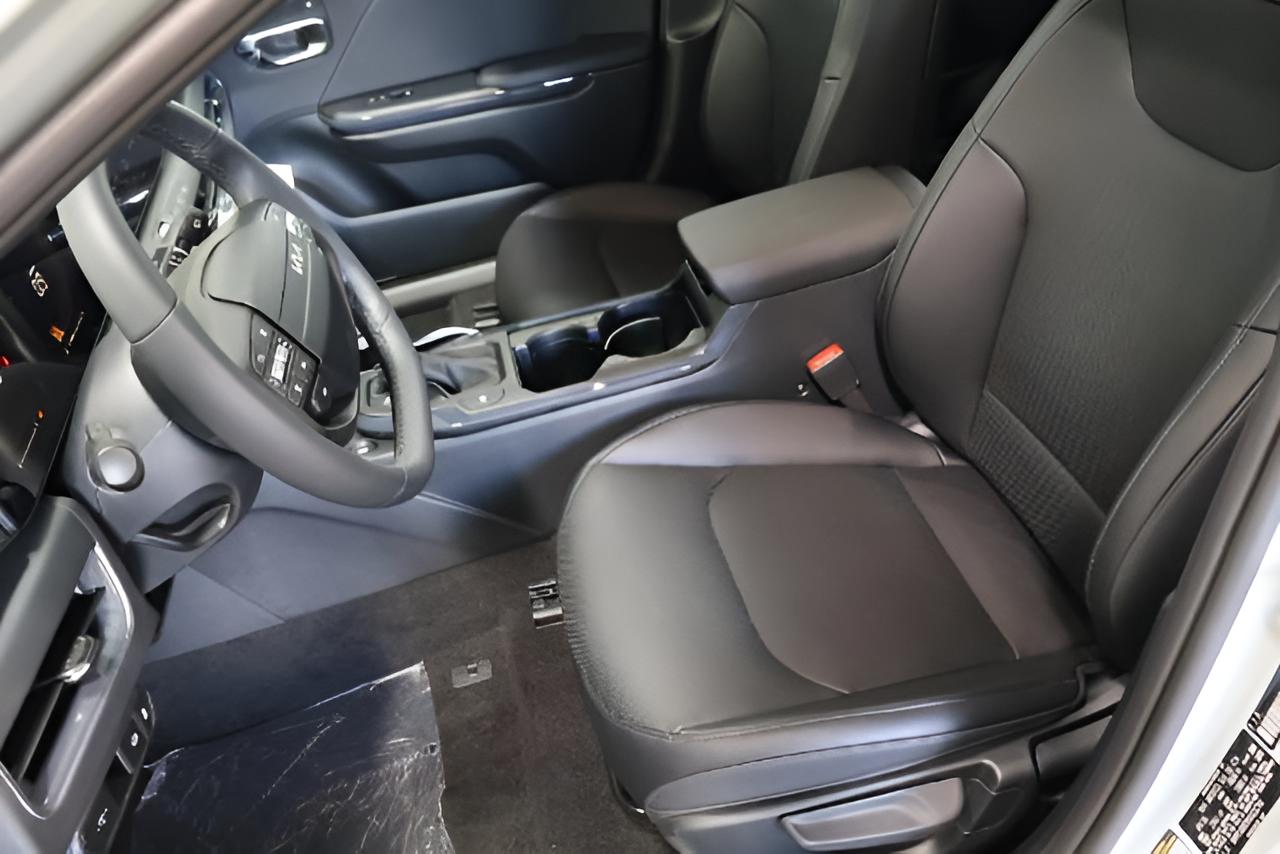 2027 Kia K4 EX