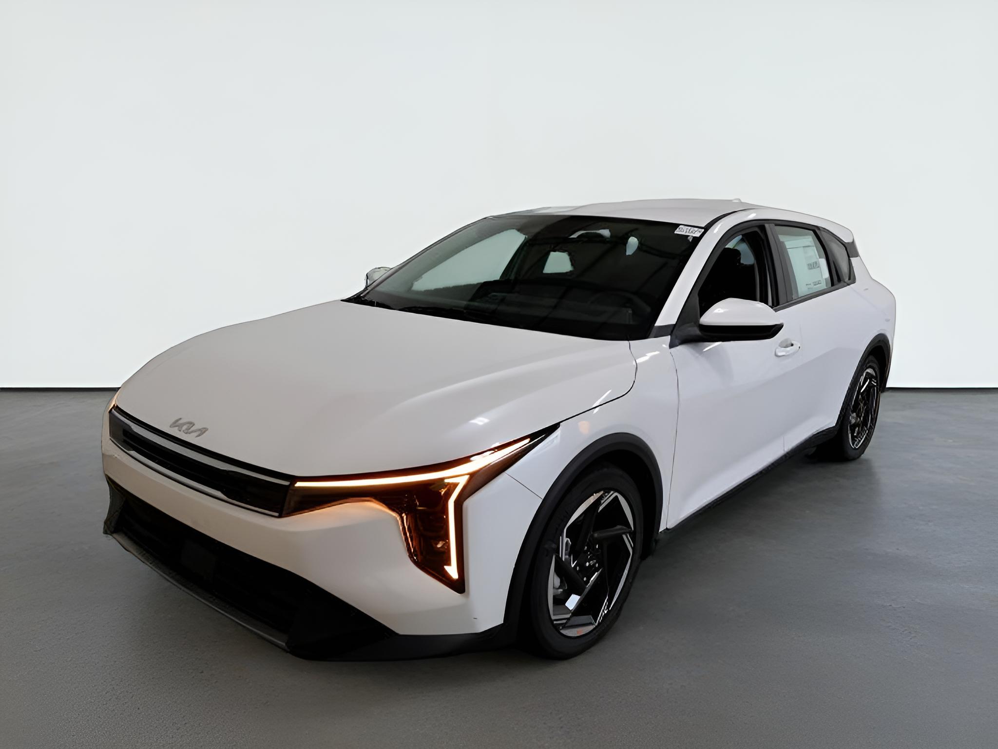 2026 Kia K4 Hatchback EX