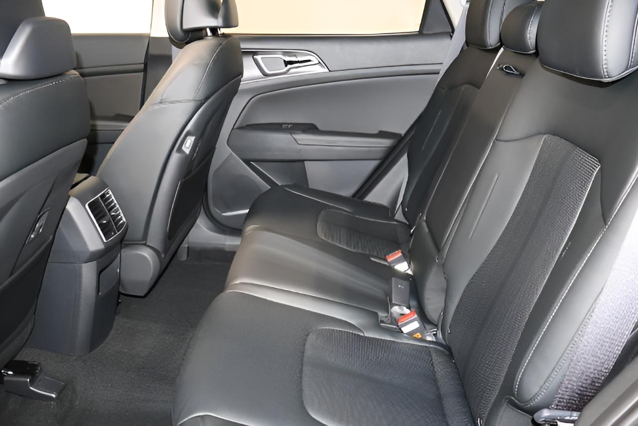 2027 Kia Sportage EX