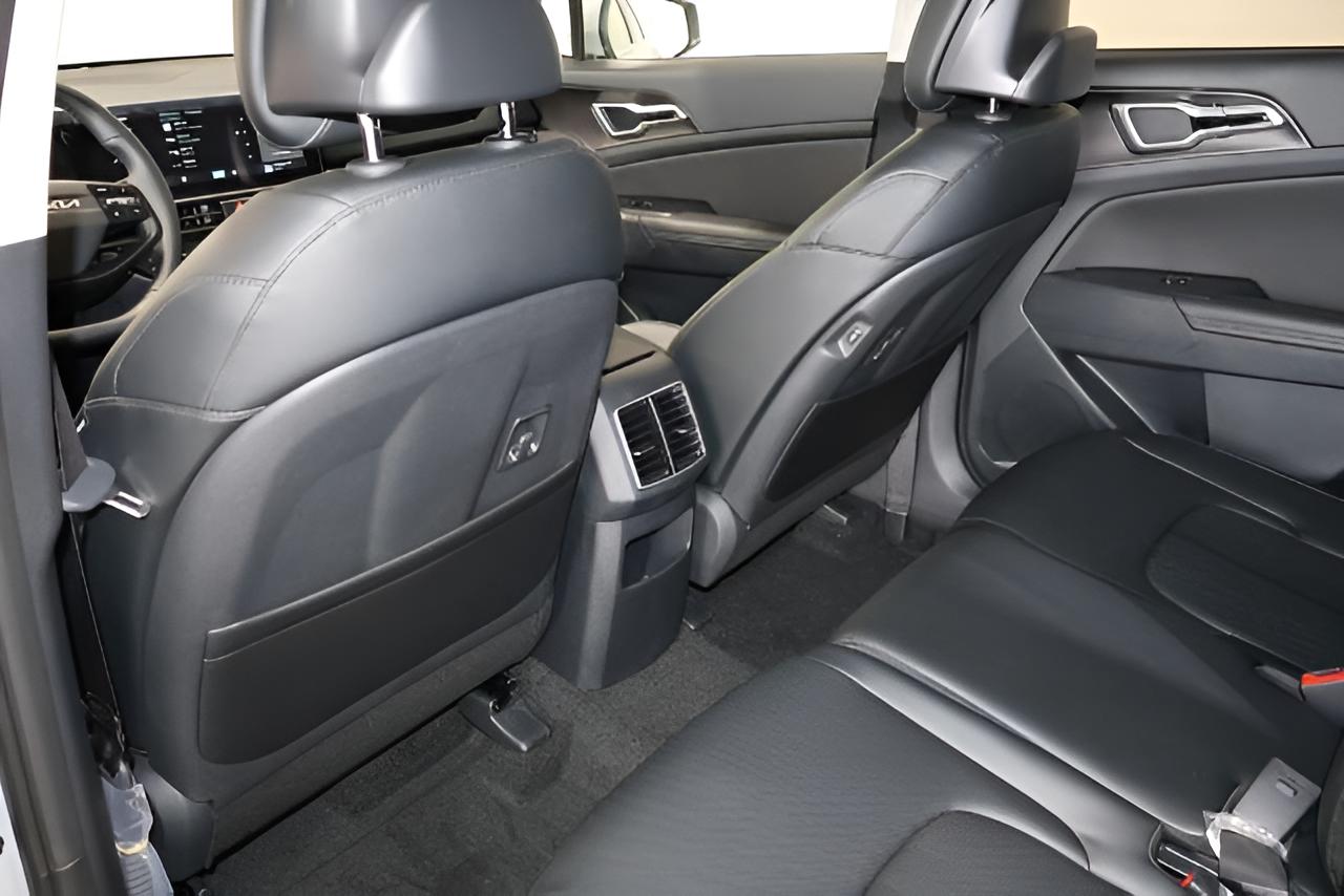 2027 Kia Sportage EX