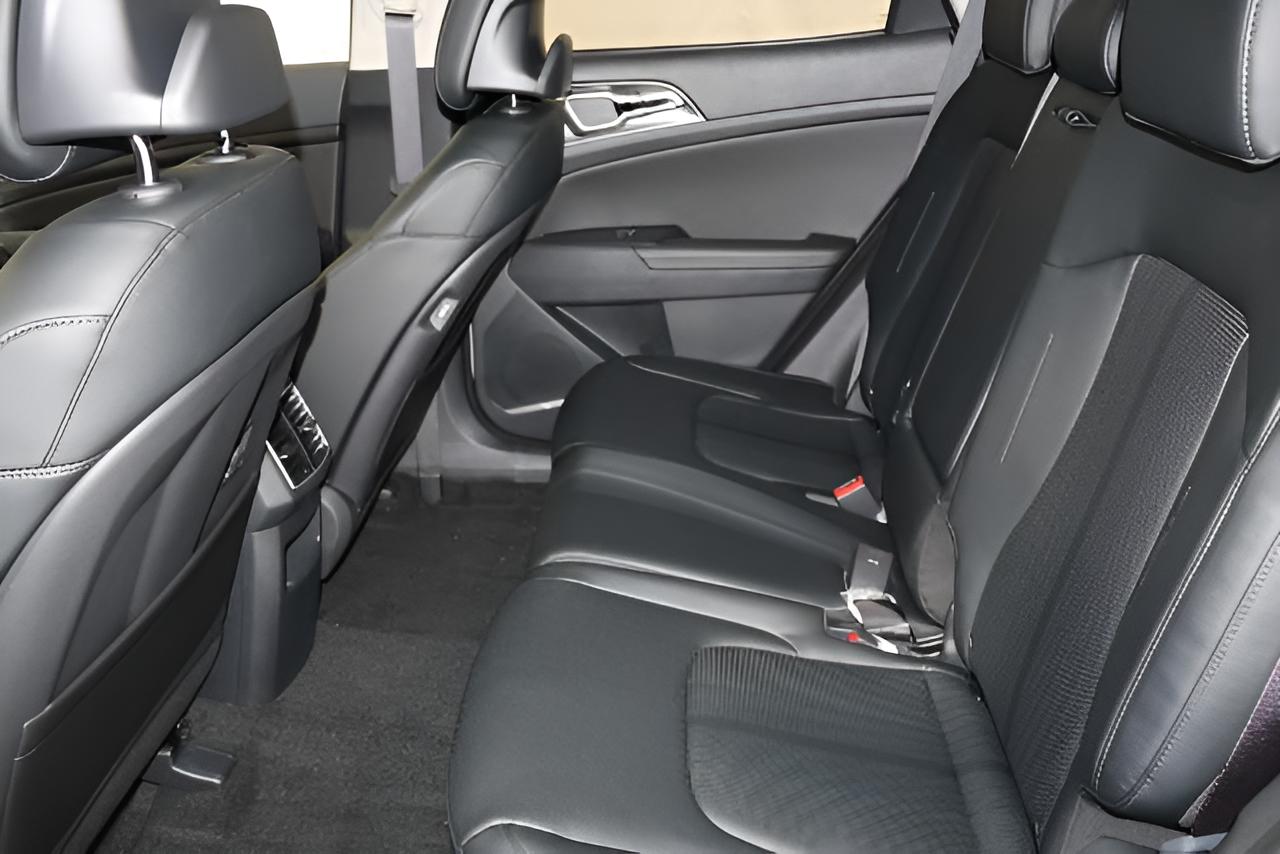 2027 Kia Sportage EX