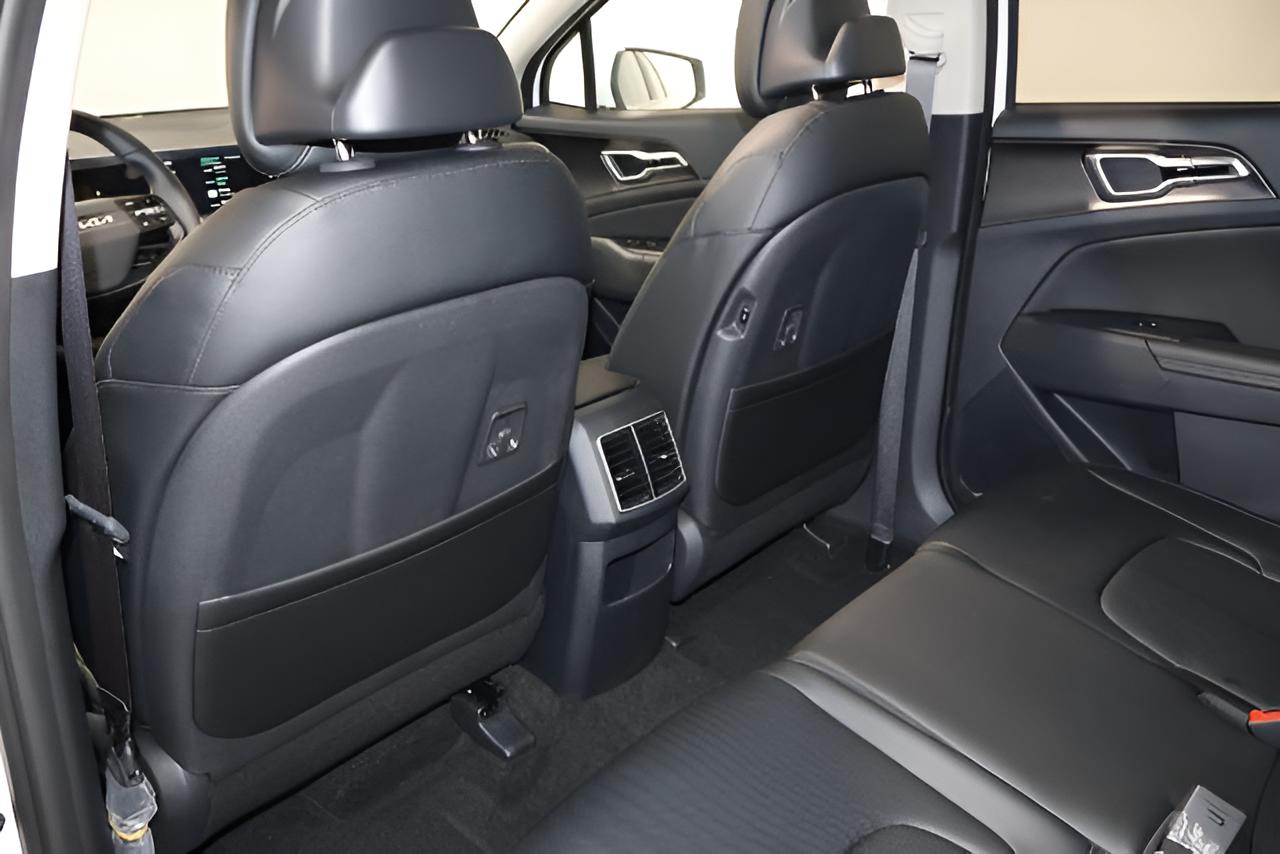 2027 Kia Sportage EX