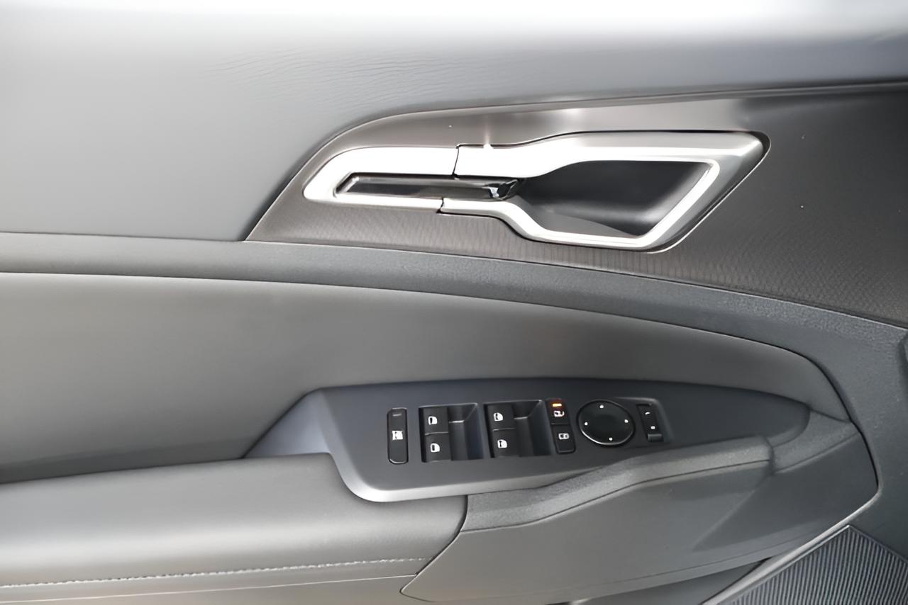 2027 Kia Sportage EX