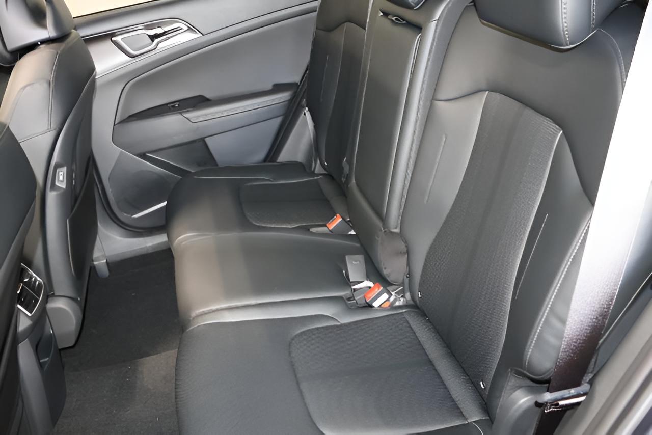 2027 Kia Sportage EX
