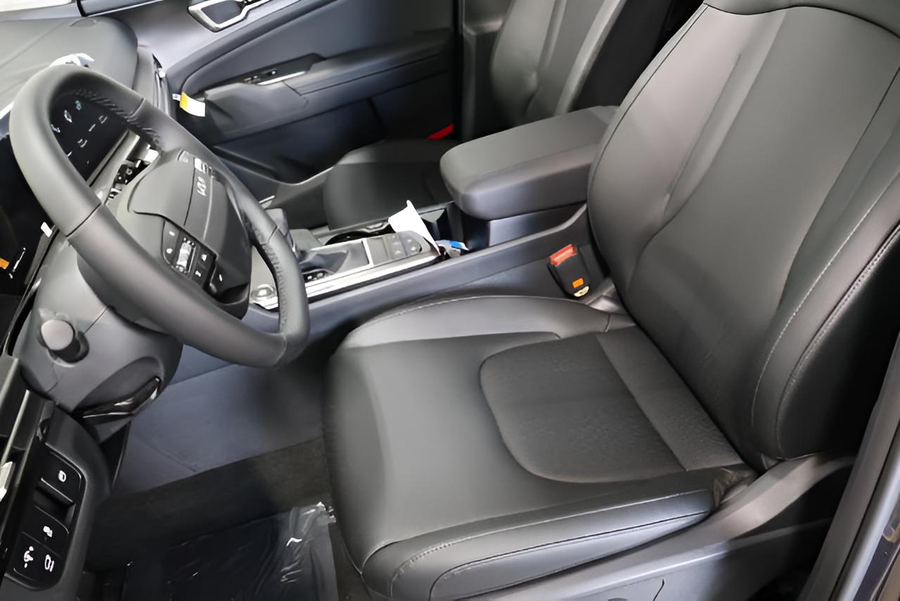 2027 Kia Sportage EX