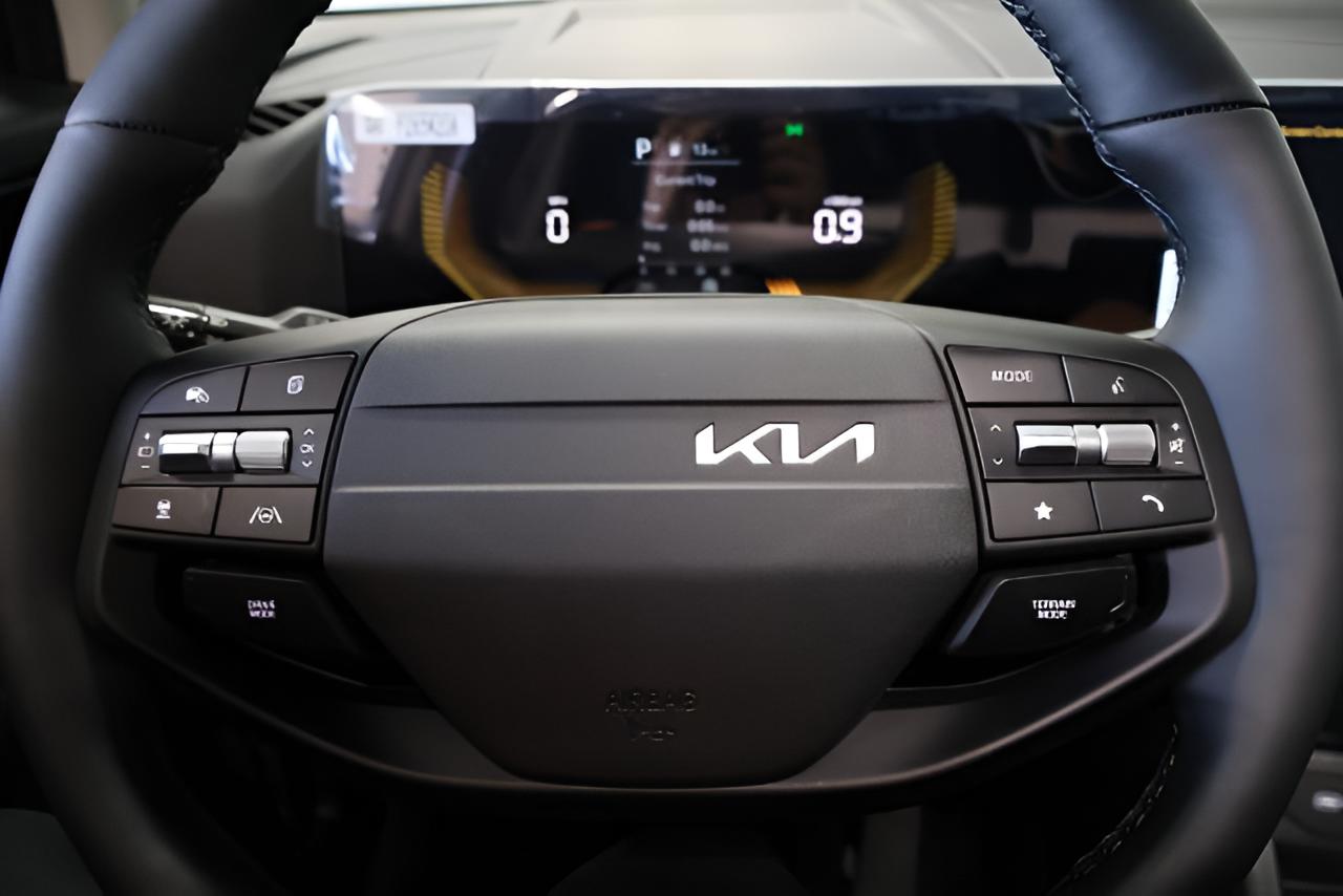 2027 Kia Sportage EX