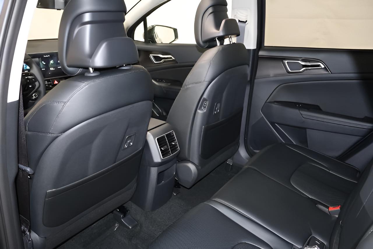 2027 Kia Sportage EX