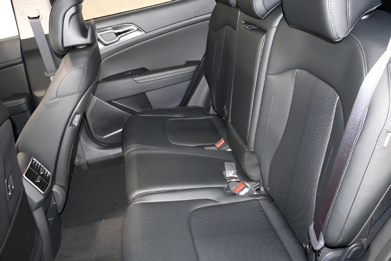 2027 Kia Sportage EX