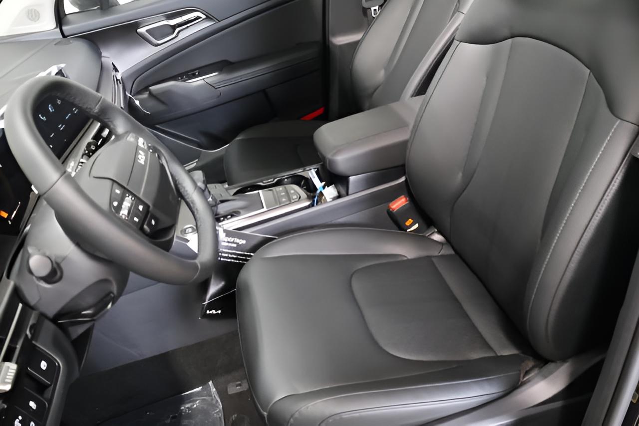 2027 Kia Sportage EX
