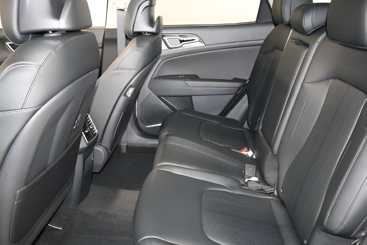 2027 Kia Sportage EX