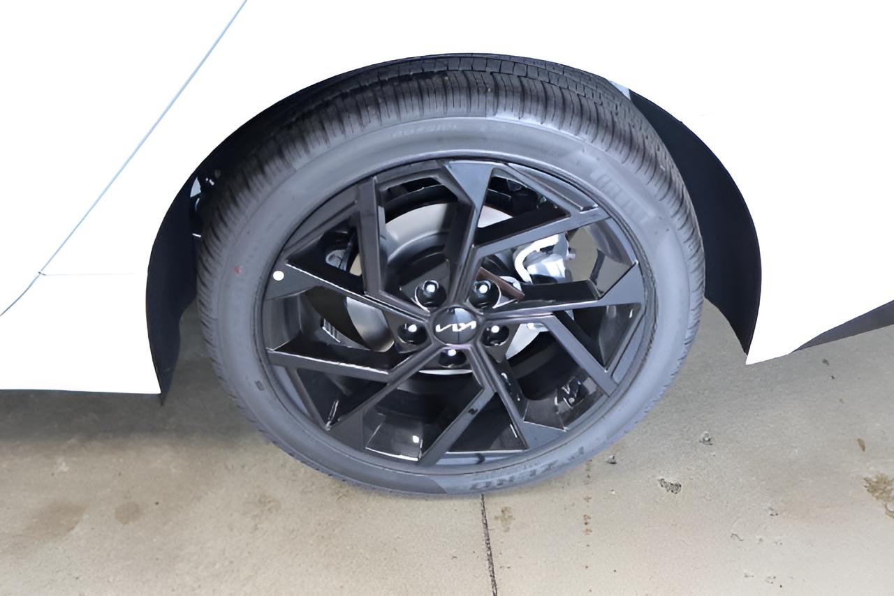 2027 Kia K5 GT-Line