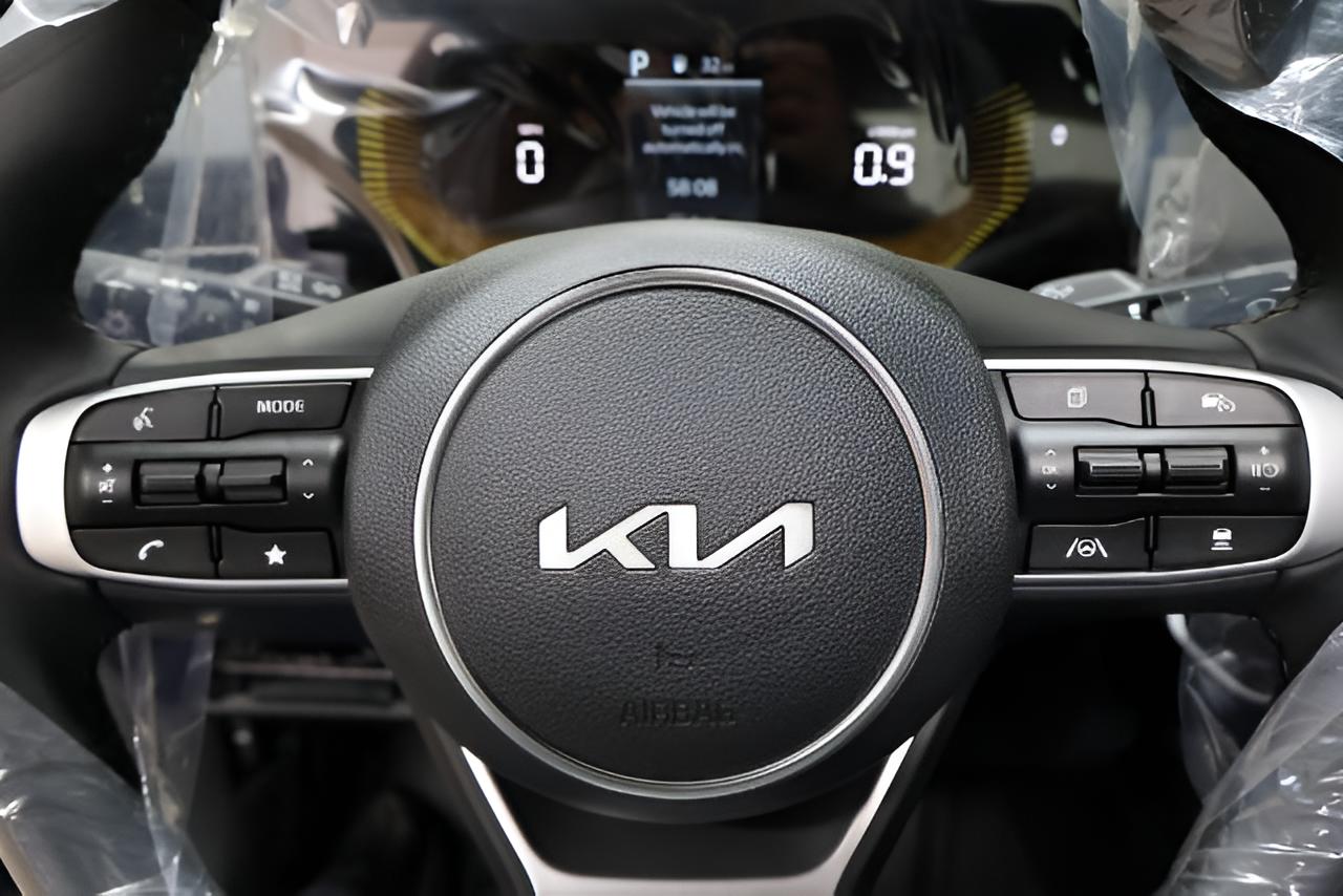 2026 Kia K5 GT-Line - Photo 16