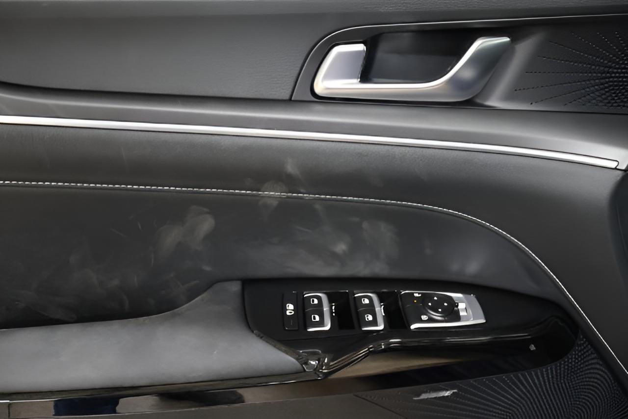 2026 Kia K5 GT-Line - Photo 9