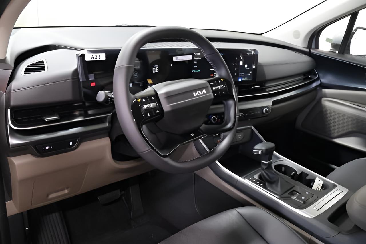 2027 Kia Carnival LXS