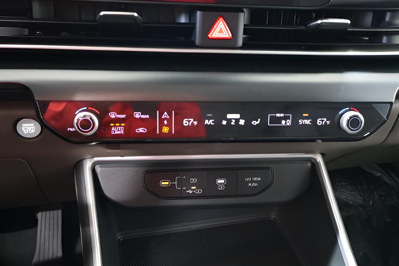 2027 Kia Carnival LXS
