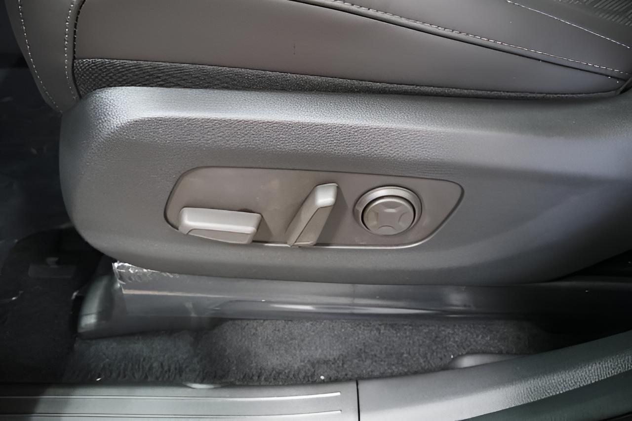 2027 Kia Carnival LXS