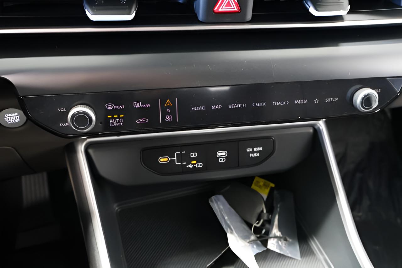 2027 Kia Carnival LXS