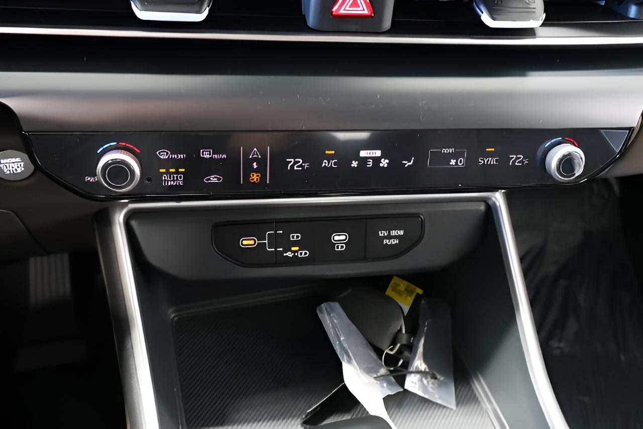 2027 Kia Carnival LXS