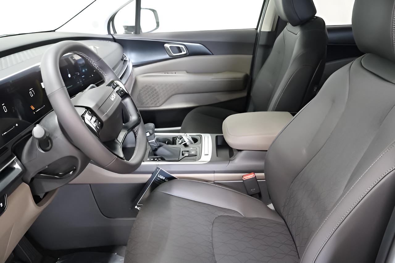 2027 Kia Carnival LXS