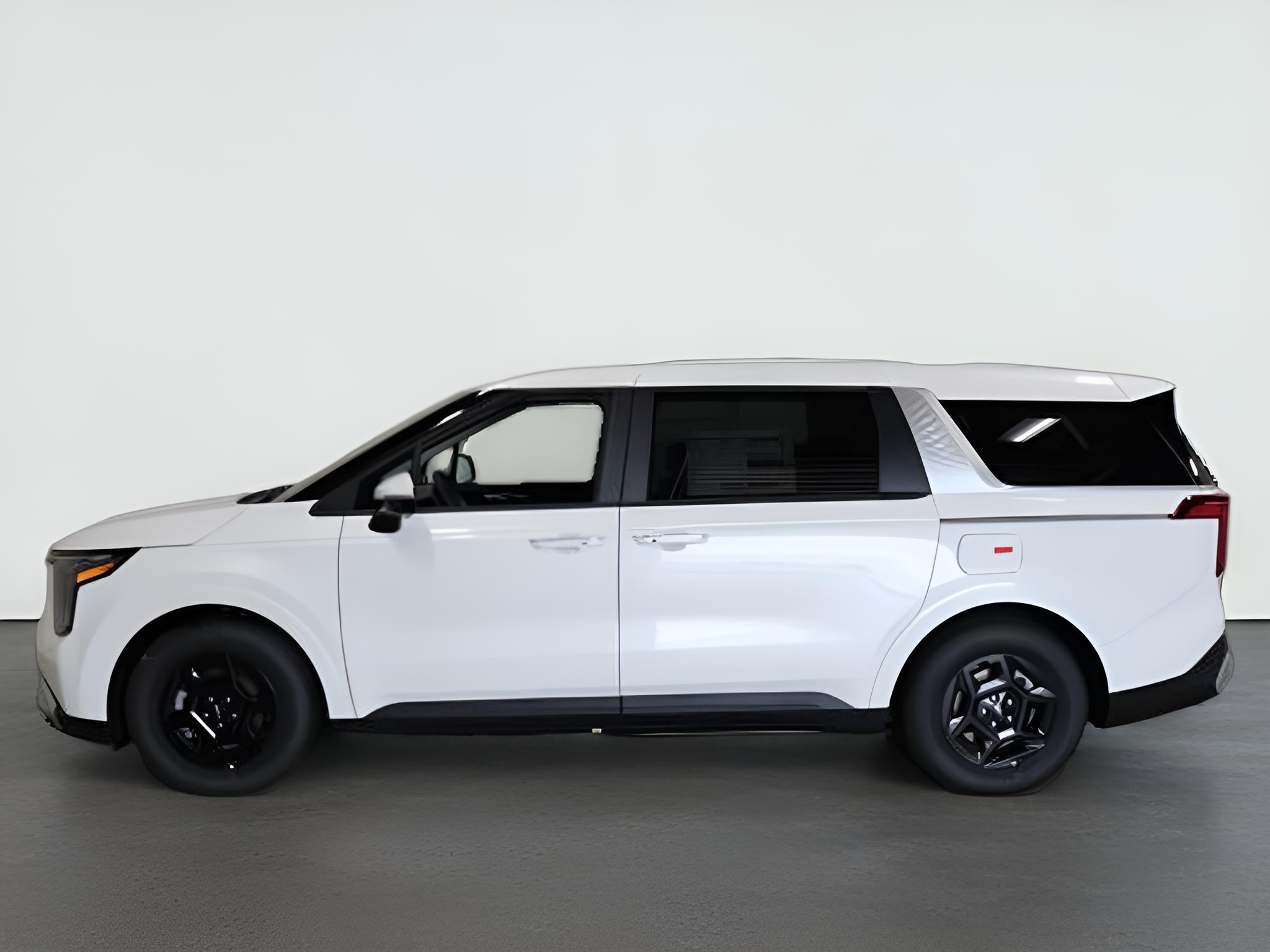 2027 Kia Carnival LXS