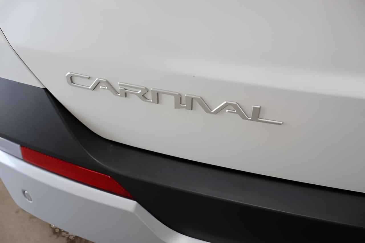 2027 Kia Carnival LXS