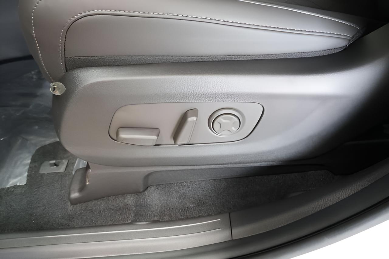2027 Kia Carnival LXS