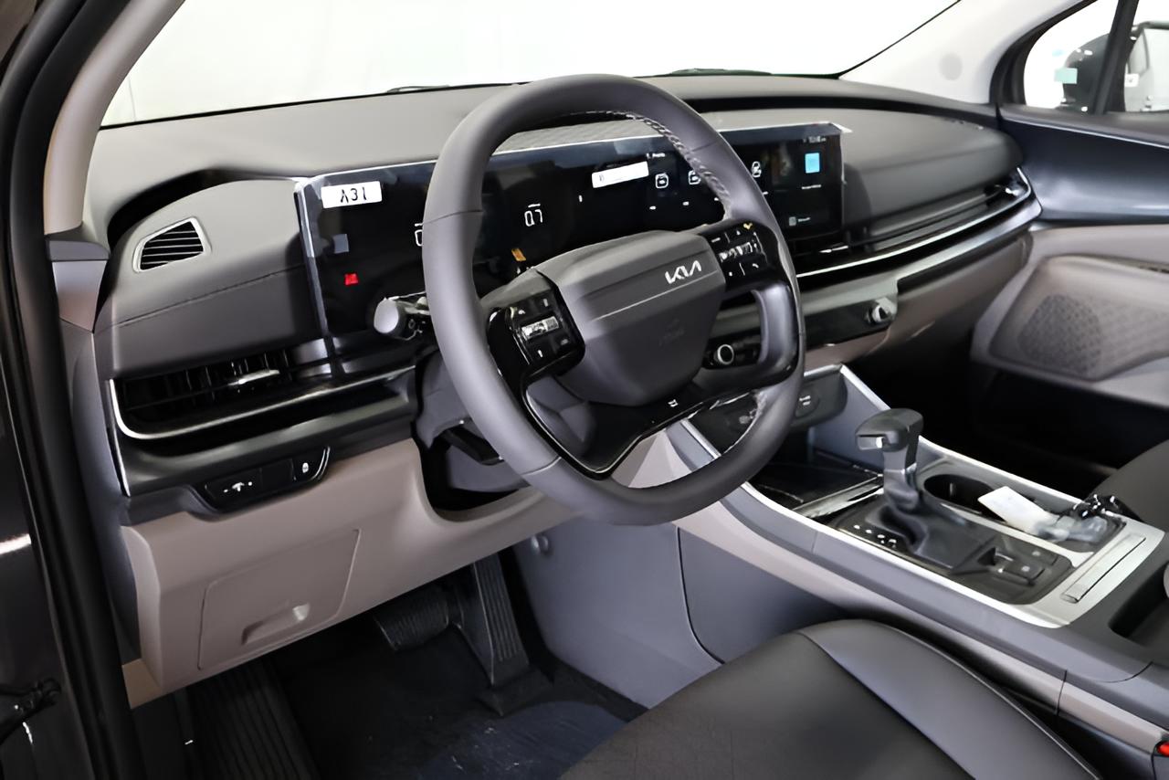 2027 Kia Carnival LXS