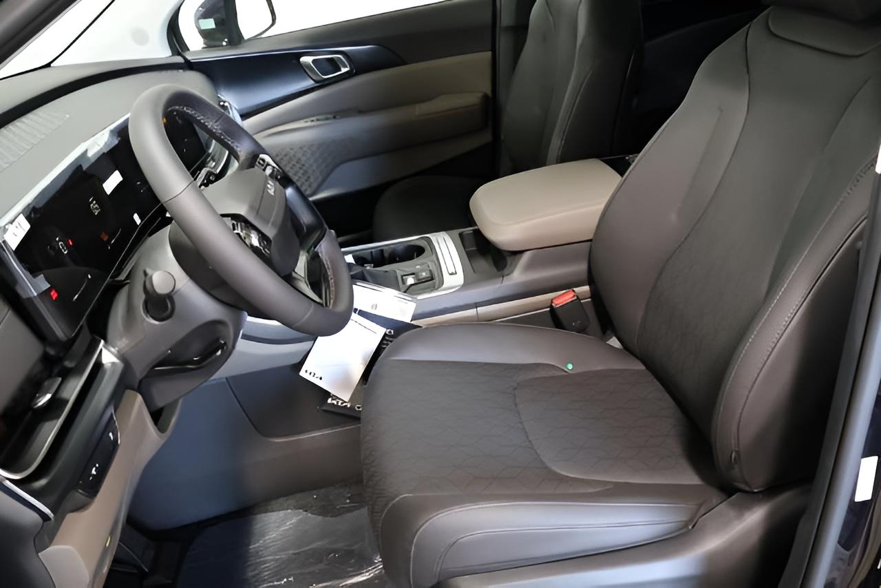 2027 Kia Carnival LXS