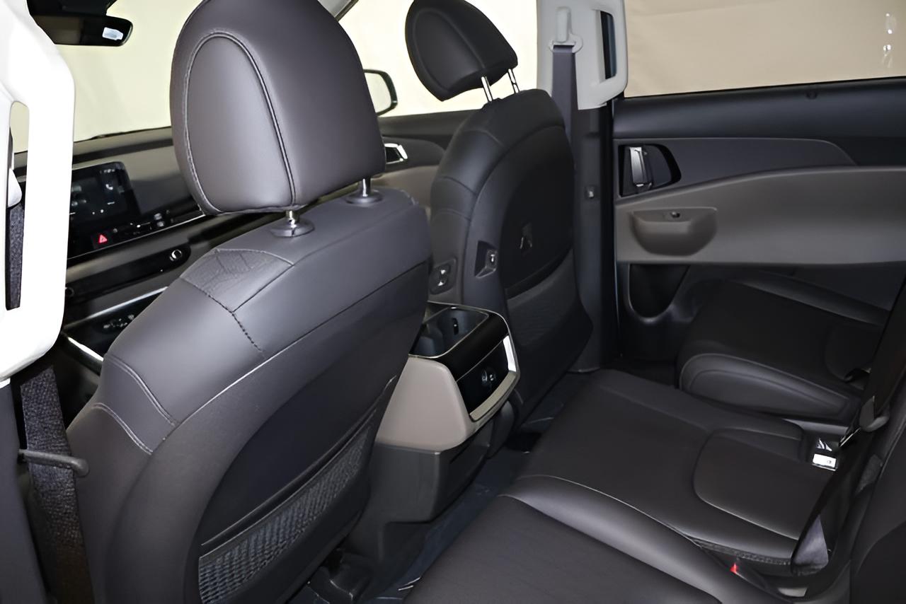 2027 Kia Carnival EX