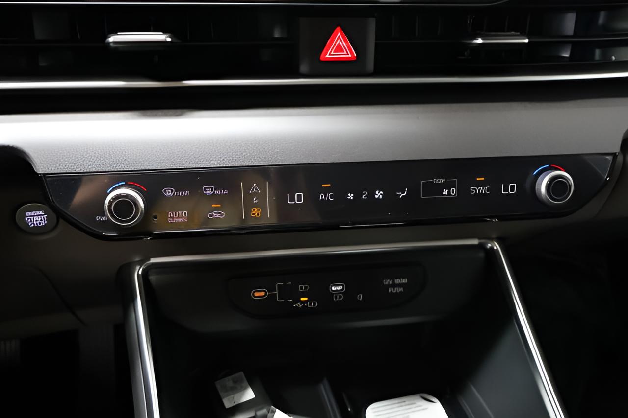 2027 Kia Carnival EX
