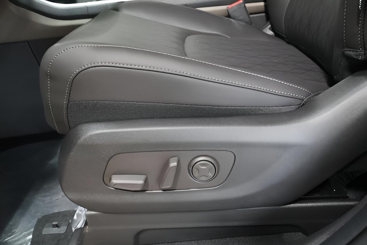 2027 Kia Carnival EX