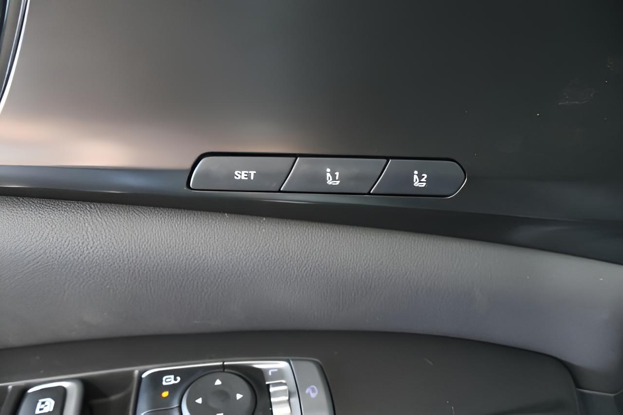 2027 Kia Carnival EX