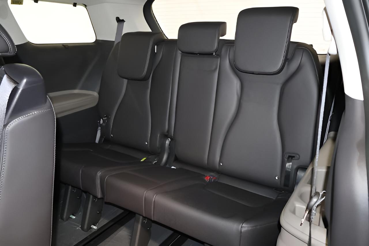 2027 Kia Carnival EX