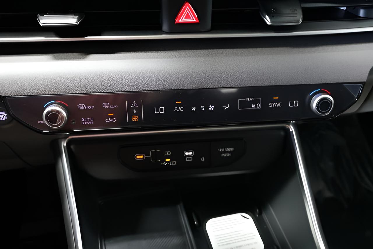 2027 Kia Carnival EX