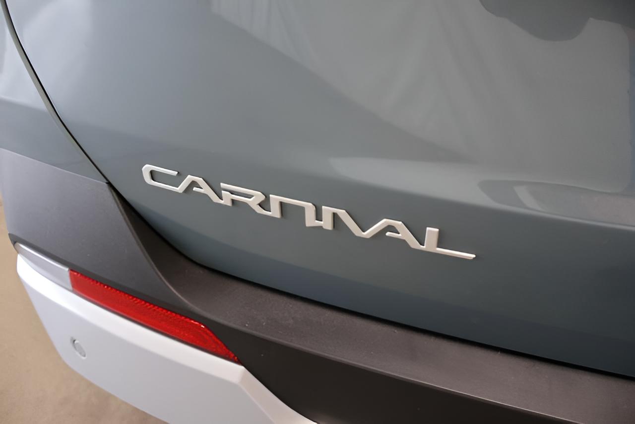 2027 Kia Carnival EX