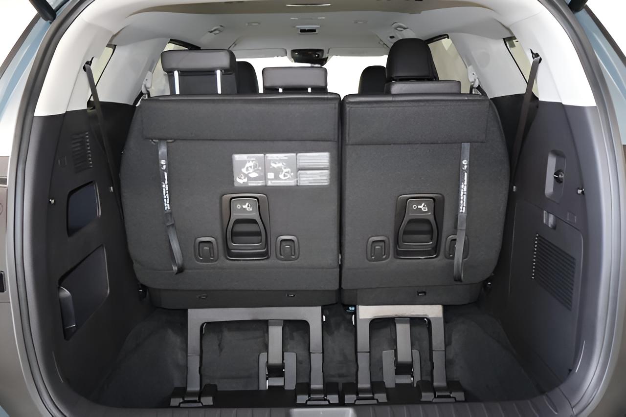 2027 Kia Carnival EX