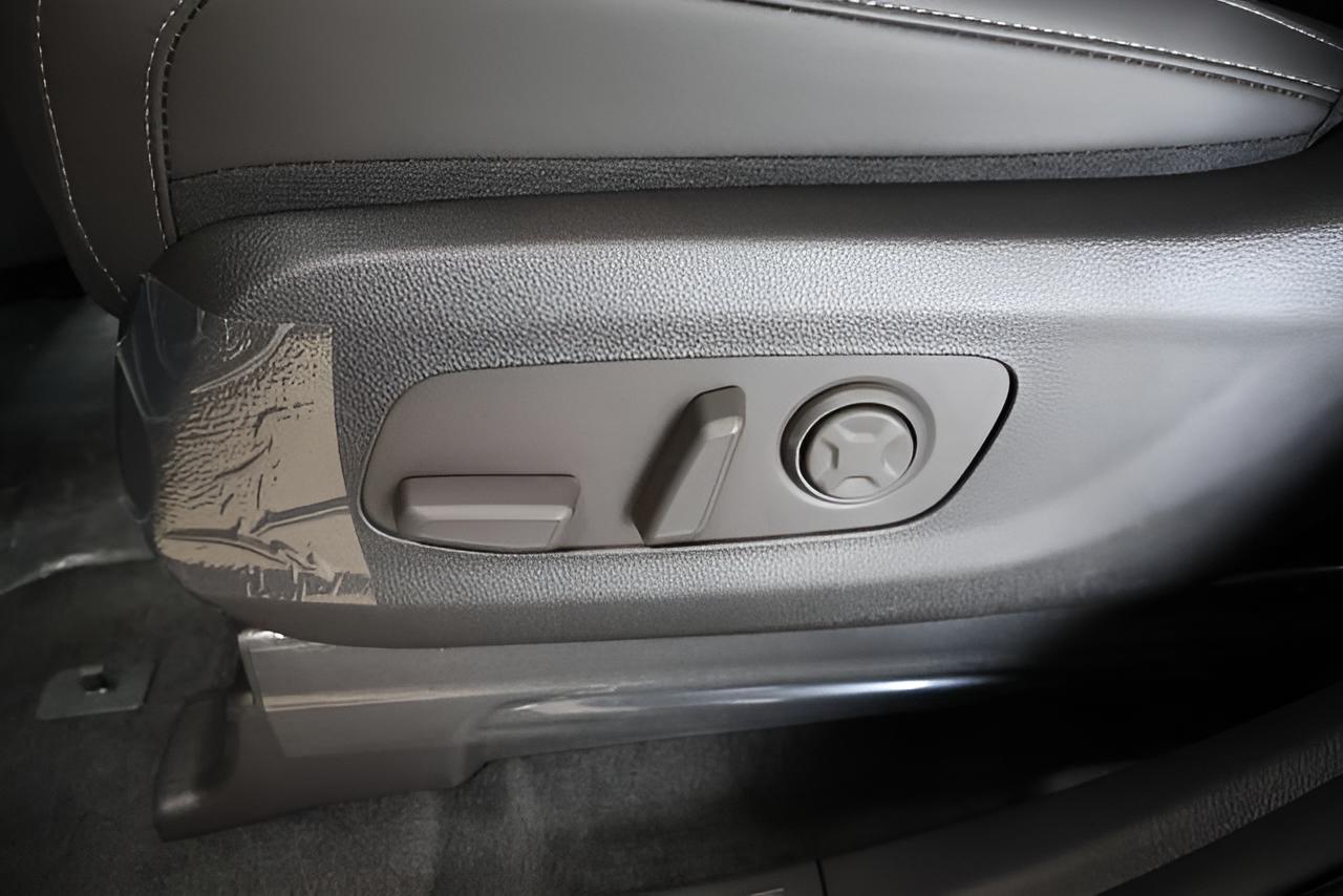 2027 Kia Carnival EX