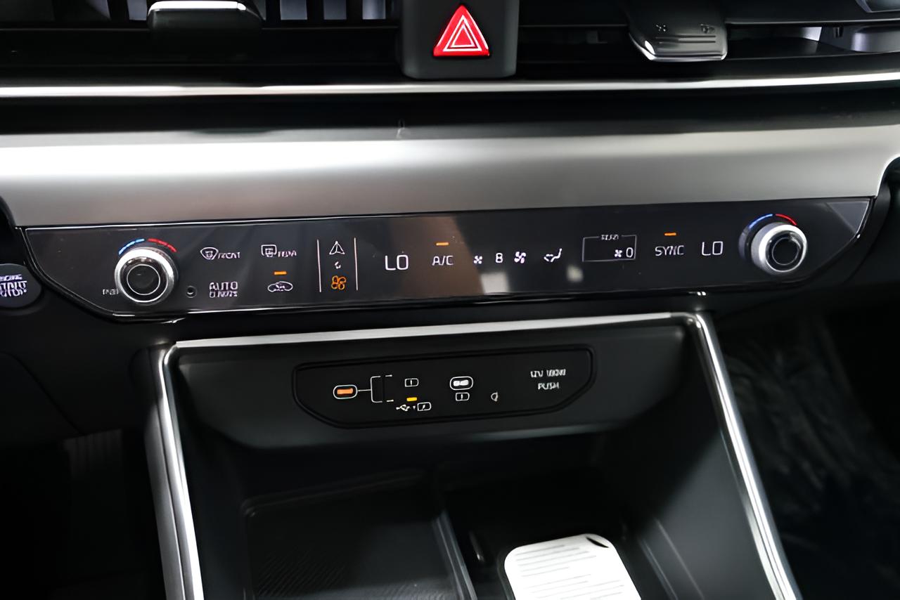 2027 Kia Carnival EX